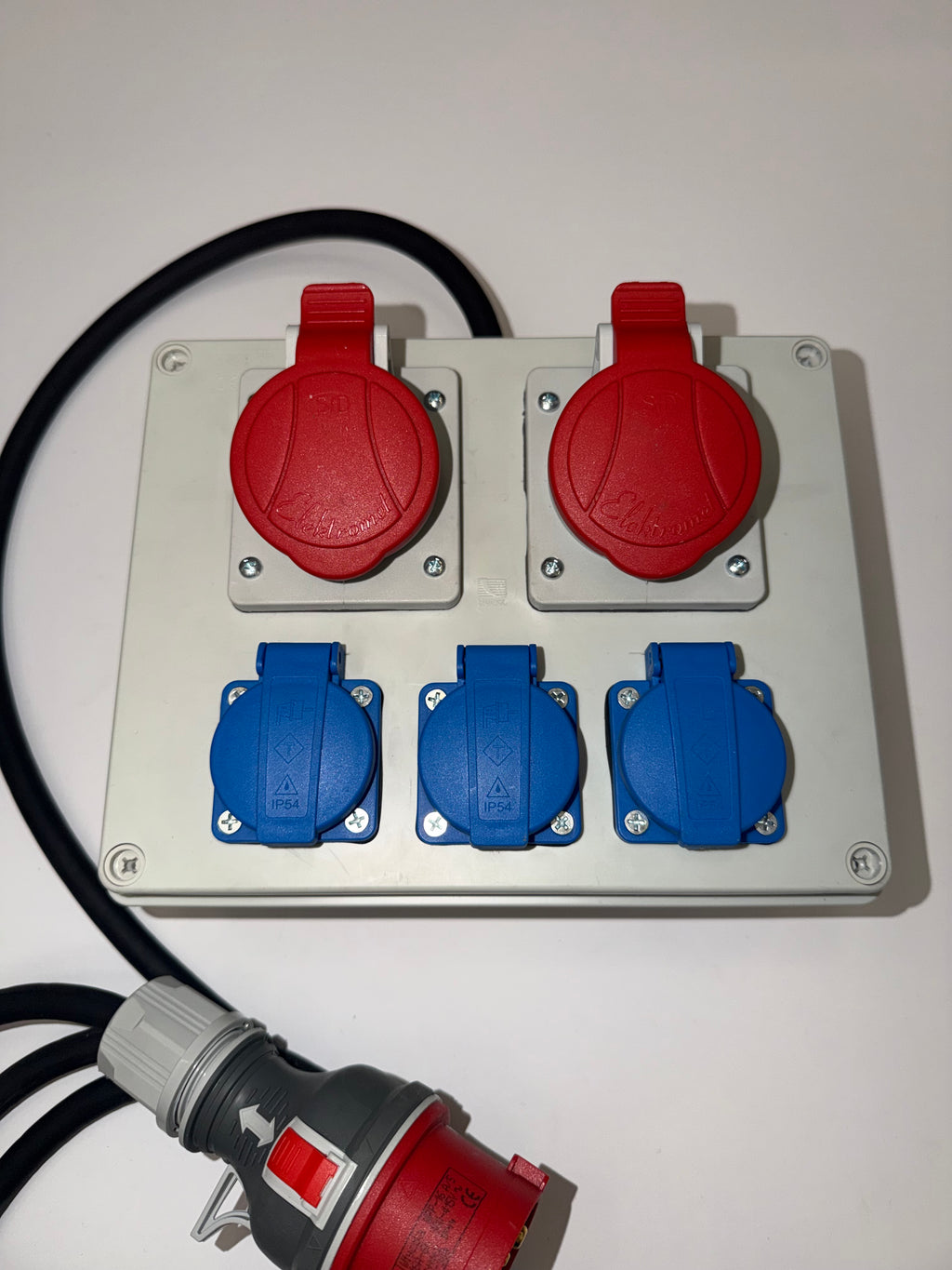 TRIVOLT 16A MULTIBOX – 2× CEE 16A 5P + 3× 230V